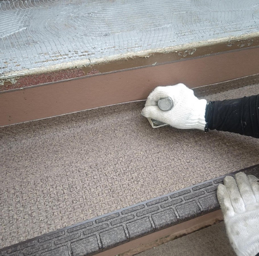 防滑シート工事　シート貼り